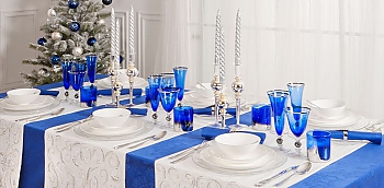 Как накрыть стол в белых синих тонах на праздник подарки
